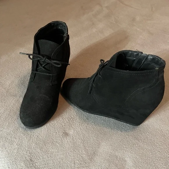 Universal Thread | Shoes | Black Wedge Boots | Poshmark